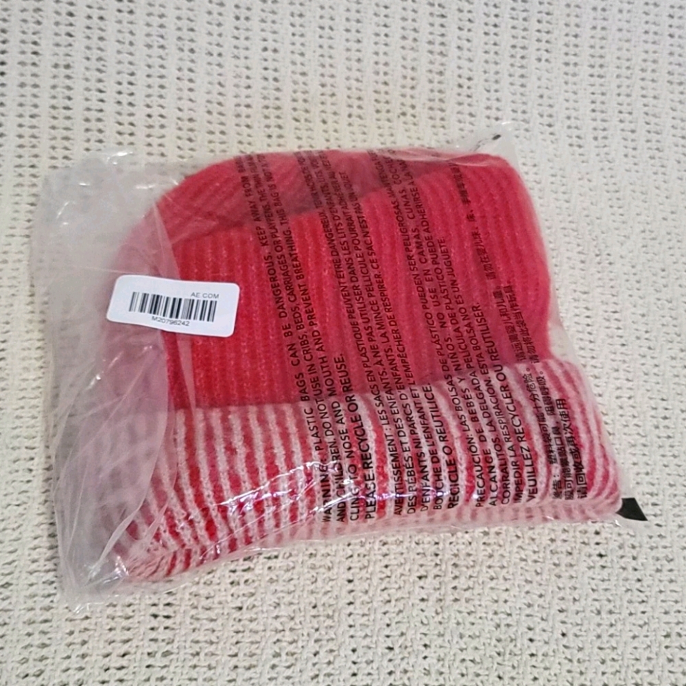 Toque NWT - Picture 2 of 4